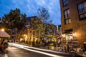 Ubicado en pleno barrio lastarria en santiago, el hotel cumbres lastarria está a pasos de los principales museos, centros culturales, teatros y el hotel cumbres lastarria posee 70 habitaciones, un elegante bar de tapas en el lobby, una piscina, un gimnasio y una interesante propuesta. Pin En Propias