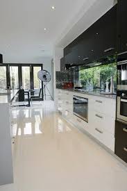 41 Photos Qui Vont Vous Presenter Le Carrelage Brillant Carrelage Brillant Cuisine Moderne Cuisines Design