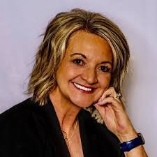 Kim Leclaire's Instagram, Twitter & Facebook