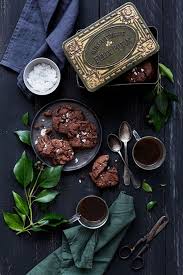 Black Chocolate Cookie Carnets Parisiens Desserts Desserts Photography Food Photoshoot Dessert Photography Dark Food Photography