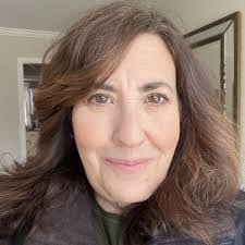 Joanne Perrone's Instagram, Twitter & Facebook