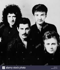 Queen, british rock band whose fusion of heavy metal, glam rock, and camp theatrics made it one of the most popular groups of the 1970s. Queen Band Stockfotos Und Bilder Kaufen Alamy