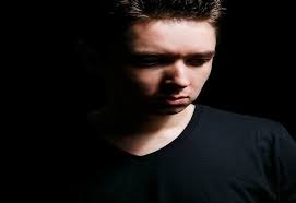 Adriano Reis Music & Downloads