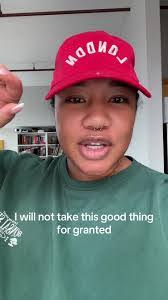 Shantelle Perry's Instagram, Twitter & Facebook