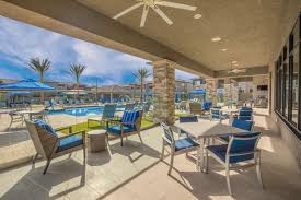 Nearby coffee shops include new day cafe, sharetea and mcdonald's. Level 25 At Cactus Las Vegas Nv Apartment Finder