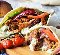 Chicken Gyros In 2020 Hahnchen Gyros Rezept Hahnchen Gyros Tzatziki Sauce Rezept