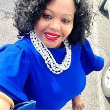 Tabatha Collins's Instagram, Twitter & Facebook