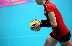 Dalam perkembanganya permainan bola voli membutuhkan passing yang akurat dan terampil agar didapatkan suatu kerjasama yang bagus untuk memenangkan suatu pertand Sebutkan Dua Macam Passing Dalam Permainan Bola Voli Cara Golden