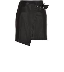 Soyez le premier à commenter ce produit. Jupe Portefeuille En Simili Cuir Noir A Ceinture New Look La Jupe Portefeuille Notre Nouvelle Obsession Mode Elle