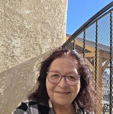 Who can alter a flamingo dress in Bullhead City?