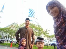 Simak doa berbuka puasa sesuai sunnah rasulullah berikut ini. Pengalaman Berbuka Puasa Dan Berterawih Di Masjid Negeri Shah Alam Miza Talib