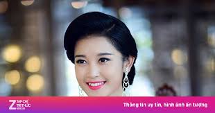 Trò 'bẩn' của các ông bầu đang lũng đoạn cuộc thi nhan sắc