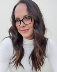 Keeley Allen's Instagram, Twitter & Facebook