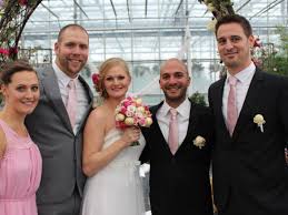 Sie sollten sich frühzeitig um ihr traumkleid (brautkleid im hochzeitslexikon) kümmern. Hochzeit Von Michaela Von Schwerin Und Danny Hall Dornbirn Vol At