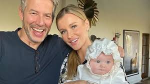 On the 5th of september, she posted a picture of herself. Mit 40 Jahren Model Joanna Krupa Erwartet Ihr Erstes Baby Promiflash De