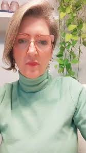 A terapia é transformadora! Há um mundo dentro de nós, uma história,  sonhos,desejos, frustrações e nem sempre conseguimos nos entender e na  terapia você encontra esse lugar... Um lugar para ser você