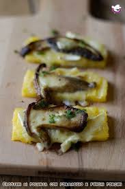 Il danubio salato con cotechino è un antipasto perfetto per riutilizzare gli avanzi in casa: Crostini Di Polenta Con Formaggio E Funghi Porcini Http Blog Giallozafferano It Sognandoincucina Crostini Di Polent Ricette Ricette Invernali Ricette Facili