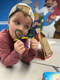 Tonight Mrs. Jennifer and the four year old class talked about how God told  Moses to build a tabernacle. Then they built their own “tabernacle!” 🩵