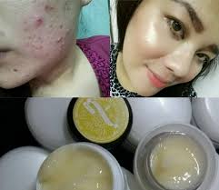 1.nafura honey bee venom meremajakan, melembabkan kulit yang kusam dan kurang bermaya. Maria Beauty Shop Honey Bee Venom