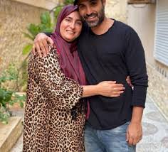 كريم فهمي مع زوجته والمنتج أحمد السبكي. Ø£Ø­Ù…Ø¯ ÙÙ‡Ù…ÙŠ ÙŠØªØ­Ø¯Ù‰ Ø´Ù‚ÙŠÙ‚Ù‡ ÙƒØ±ÙŠÙ… ÙÙ‰ Ù‡Ø¯ÙŠØ© Ø¹ÙŠØ¯ Ø§Ù„Ø£Ù… ÙÙŠØ¯ÙŠÙˆ Ù‚Ù†Ø§Ø© ØµØ¯Ù‰ Ø§Ù„Ø¨Ù„Ø¯