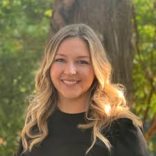 Mckenzie White's Instagram, Twitter & Facebook