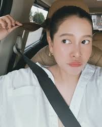 fernzzupar in the same Baggy fit with @baifernbah, but with a whole new  vibe. 💥 #AEJeans #AmericanEagleTH #AEJeansForAll