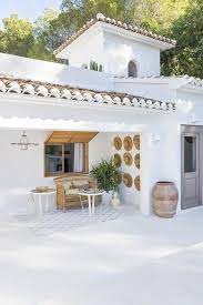 House Tour An Interior Designer S Spanish Hideaway Spanish Style Homes Spanish House Spain House
