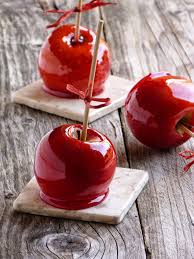 Pommes D Amour Comme A La Fete Foraine Pomme D Amour Pomme D Amour Recette Recettes De Cuisine