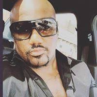 Dennis Riddick's Instagram, Twitter & Facebook