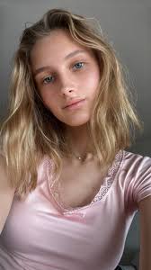 Ich weiß, dass ich nur 1,9" und bestenfalls 6/10 bin, aber kann ich  trotzdem ein paar Likes bekommen? 🥹