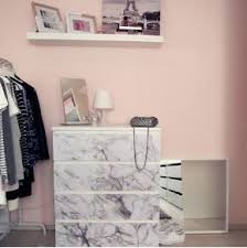 Marmor Rose Passen Einfach Perfekt Zusammen Und Deine Malm Kommode Von Ikea Lasst Sich Mit Einer Klebefolie Ikea Malm Kommode Malm Kommode Schubladen Design