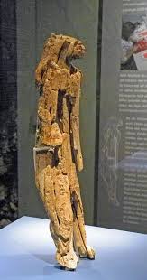 Lionhuman) is a werewolf/werelion hybrid species which is a naturally occurring supernatural species, as opposed to the unnatural aberration that is the chimera or a mutation like the kanima. Lowenmensch Seitlich Picture Of Museum Ulm Tripadvisor