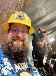 Thanks for letting me join. I live in Wheeling WV. We have had 5  arena/indoor teams. Steel Valley Smash, Ohio Valley Greyhounds, Wheeling  Wildcats, West Virginia Roughriders, and now the Wheeling Miners.