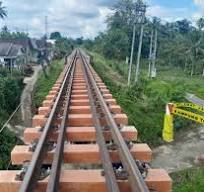 KAI Ubah Bantalan Rel Kayu ke Sintetis untuk Keamanan dan ...