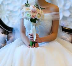 Wenn sie den besten anbieter für brautkleider oder hochzeitsmode gegoogelt haben, dann sind sie bei uns richtig. Brautkleider Fur Flein Brautstudio Estelle Hochzeitskleider Unterwasche Dessous Brautmodengeschaft Accessoires