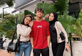 Novel komsas tingkatan 5 nur lembah pangsun eco resort nur falahi zainal nazeri instagram novel songket berbenang emas peristiwa nur falahi zainal nazeri nota novel songket berbenang emas pdf nota ringkas sejarah tingkatan 4 bab 7 peta minda novel salina a samad said novel aku dia dan stiletto bab 30 nottingham university malaysia fees. Hargai Jasa Kakak Ismail Izzani Buat Kejutan Hadiahkan Telefon Bimbit Dia Peluk Dan Kata Dia Teringat Waktu Kecil Saya Selalu Beri Dia Handphone Saya Hiburan Mstar