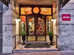 This hotel is 0.5 mi (0.9 km) from westfield san francisco centre and 0.5 mi (0.9 km) from 555 california street. White Swan Inn San Francisco San Francisco Book Day Rooms Hotelsbyday