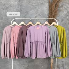 Tampilan anda akan lebih lengkap dengan aksesoris dari kami seperti tas, jam. Harga Blouse Wanita Terbaik Pakaian Wanita Juli 2021 Shopee Indonesia
