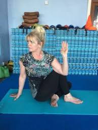 So here is a video showing you steps i take when warming up to the splits. Does Age Affect Flexibility Alamba Yoga