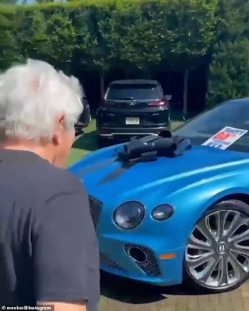 Patriots owner Robert Kraft gets $300,000 Bentley in 80th birthday surprise  from Meek Mill and Jay-Z | Daily Mail Online
