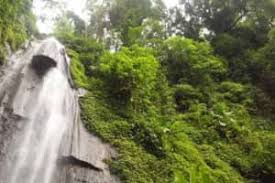 Tiket masuk air terjun dlundung 2021. Bersantai Di Air Terjun Dlundung Indahnya Bikin Lupa Diri Gotravelly