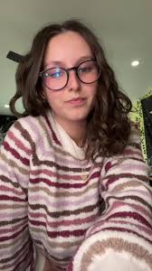 Julia Thomason (@juliathomasonfanpage)