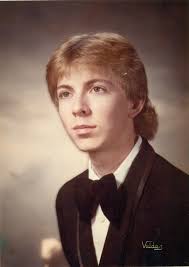 Why don't girls look like this anymore? 🤔 Bring back the 80's!!