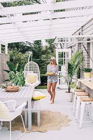 Comment Amenager Son Exterieur Jardin Terrasse Ou Balcon Avec Style Beach House Style Beach House Decor Outdoor Rooms