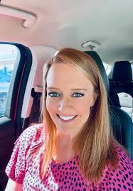 Ok so me plaaying about with office backgrounds again. Just want to get  something more interesting than a standard image as a background. With a  few tricks you can get some pretty