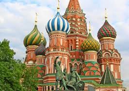 Russie, moscou, penthouse particulier en franchissant le seuil de cet extraordinaire penthouse particulier, on est envahis par une atmosphère d'accueil chaleureux des murs en marbre, des parquets en bois et de grandes baies vitrées s'ouvrent sur la silhouette des immeubles de moscou. Balade Dans Le Centre De Moscou