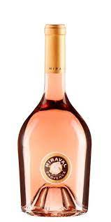 Le rosé, cette boisson alcoolisée tant appréciée par les français, notamment pendant le rosé est un vin qui se boit assez rapidement même si les rosés les plus tanniques peuvent se conserver plusieurs années. Miraval Le Vin Rose De Brad Pitt Et Angelina Jolie Elu Meilleur Rose Du Monde En 2013