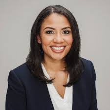 Alessandra Moore's Instagram, Twitter & Facebook