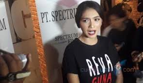 Selain angel karamoy, akbar alias ajudan pribadi yang dikenal sebagai youtuber juga dikukuhkan menjadi duta anti narkoba. Alami Insiden Saat Syuting Angel Karamoy Jatuh Dari Ketinggian 2 Meter