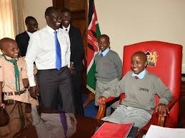 Today, state house communications officer kanze dena, speaking at radio maisha has the following to day about the president uhuru kenyatta's social media accounts are his personal accounts. Is Ruto A Good Student Of Uhuru Kenyatta See What He Did To A Kid As He Copies Lupita S Adage Cyprian Is Nyakundi